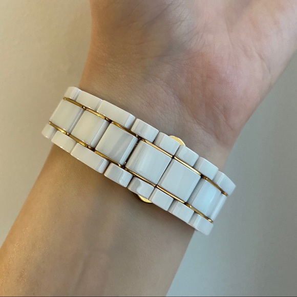 Fendi Ceramic Yellow Gold-Plated Round Watch, White - Picture 2 of 6